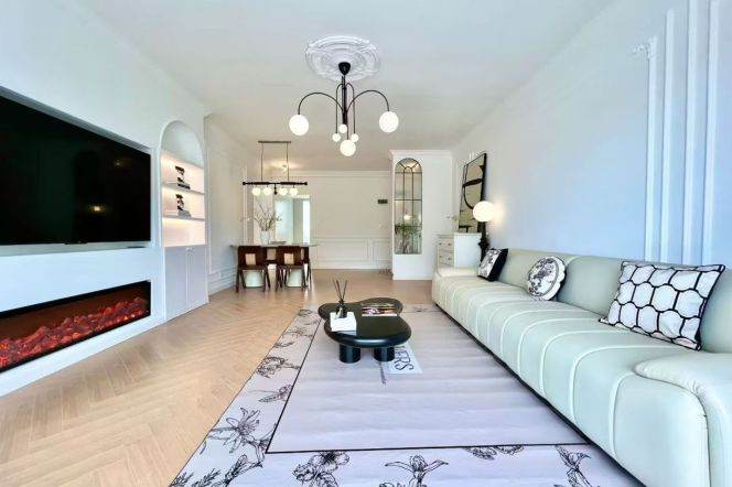 16k Spacious 2Br with open balcony and floor heating NR The Creek close to Caoyang Rd.line3/4/11/14 