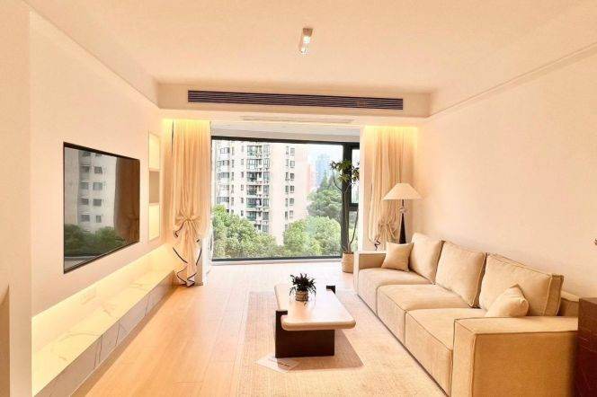 Modern 2 br next SuZhou Creek with Green View easy to L 7 ZhenPing Rd St.