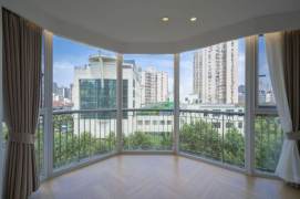 brand new 3brs floor heating brand new furniture near line 1,4,9,11 Xujiahui park 23K