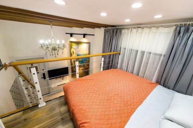Lane house 1br/living & Loft/oven @Jiangsu Rd & Line 2/11