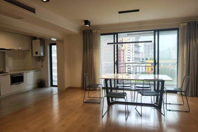 High rise high-end spacious 3br 2bath apt has big balcony @ Jing'an