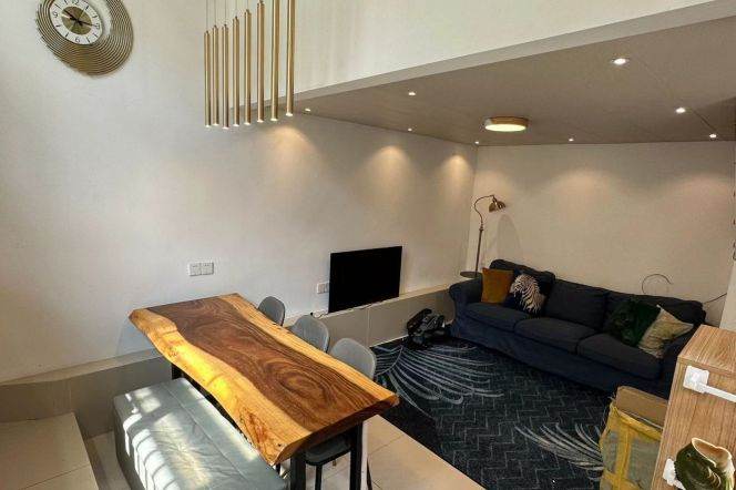 Nice Yard 2+1BR APT Fuxing(w) Rd Changshu Rd 11.5k