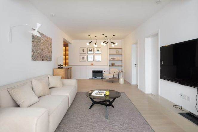 Modern Bright 2BR APT Jiashan Rd metro 16.8k
