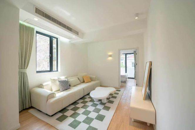 Jiangsu Lu station stunning 1br with 9k