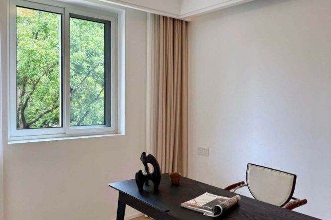 Modern 3 br in XuHui. 3 mins walking to L3/4/10 HongQiao Rd St