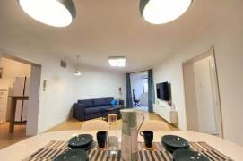 Spacious 2br flat has floor heating popular for expats@  Jing'an temple