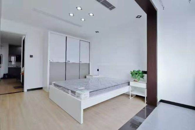 changping rd elevator 1BR/living room@L7