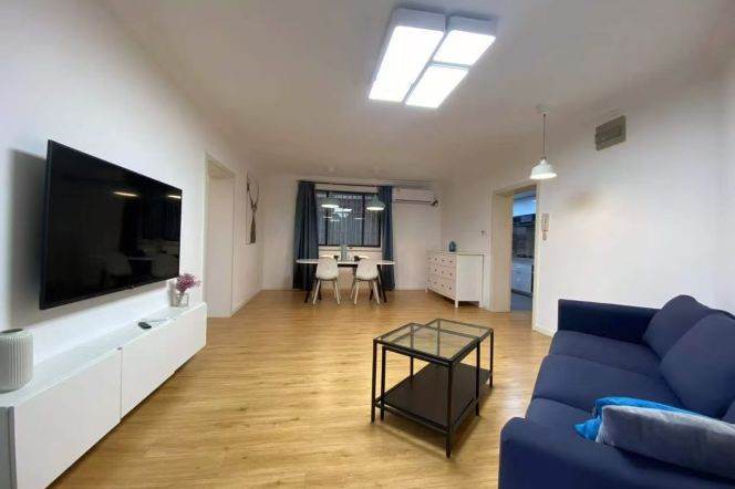 Spacious 2br flat has floor heating popular for expats@  Jing'an temple