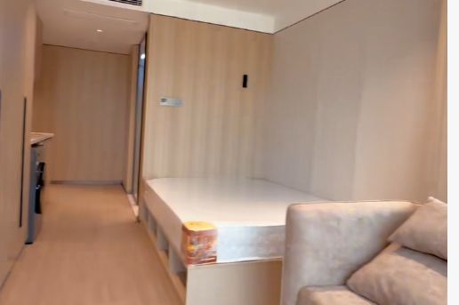 1br, subway L3,4,7 Zhenping station, big window, key, 5.7k