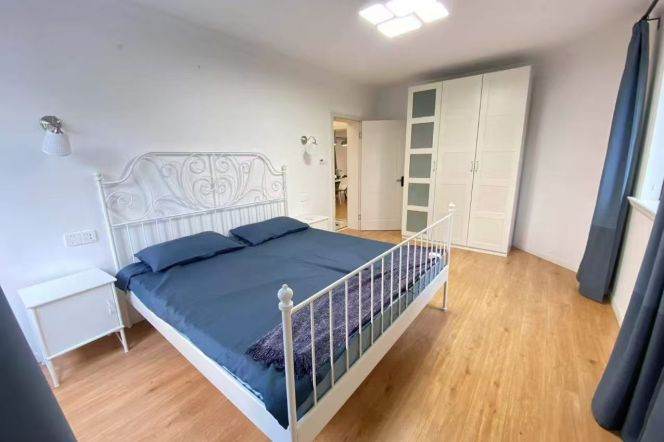 Spacious 2br flat has floor heating popular for expats@  Jing'an temple