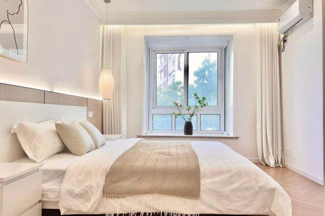 Modern 2 br in HuangPu, easy to XinTianDi & DaPuQiao.  L  9/13 MaDang Rd st.