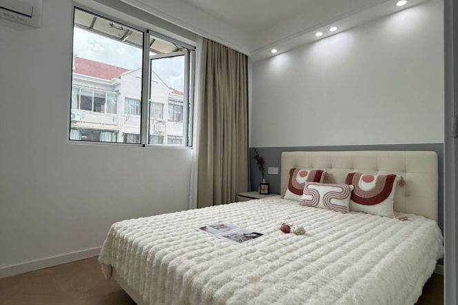 Modern one bedroom apt with central AC@ Line 10 Songyuan Rd