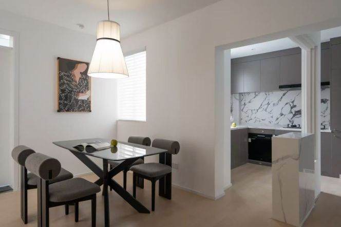 Modern Bright 2BR APT Jiashan Rd metro 16.8k
