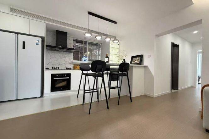 Jing'an Wuding road 3 br modern Apt &open kitchen &oven 18.8K