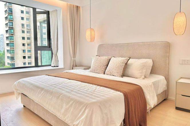 changshou rd elevator 2BR/big living room@L7/13