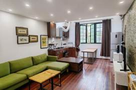 Good price 3 br+2 bath in Old XuHui. next IAPM ,easy to L1/10/12 South ShaanXi Rd St