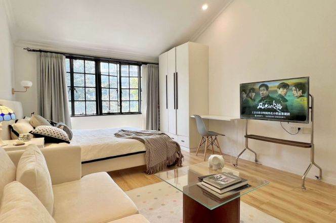 South-Facing Lane House 1BR | Near Jing'an Temple