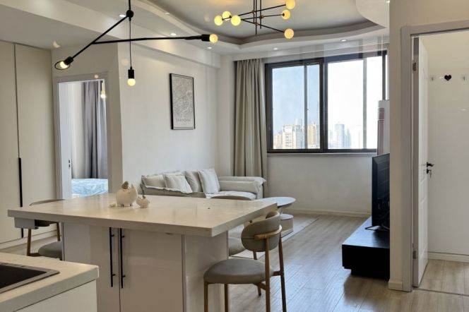 Spacious 2+1br | 17F with elevator | Zhaojiabang rd metro L7/9 | 13.6K