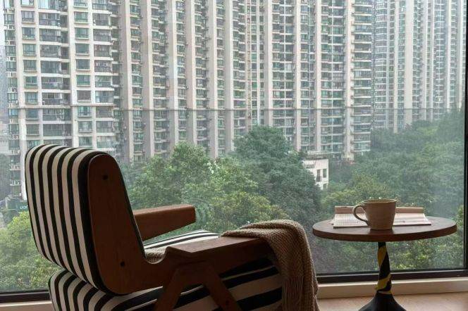 2+1BR 2BA Residence w/Stunning Livr+Green Views in Brilliant City