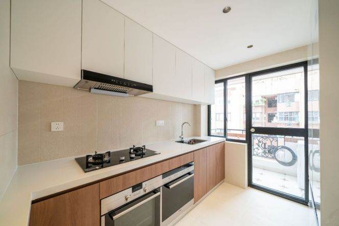 JT university wall heating 2brs apt with balcony;L10/11