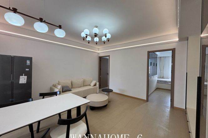 Only 10K+Spacious&New 2Bdrs 1Bath+L2/7/14 Jing An Temple +Large Storage+Floor Heating