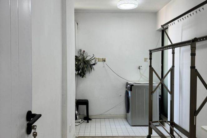 Spacious 2+1br | 17F with elevator | Zhaojiabang rd metro L7/9 | 13.6K