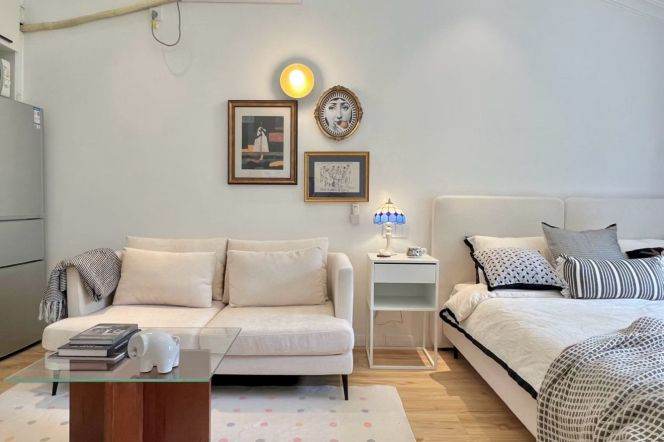 South-Facing Lane House 1BR | Near Jing'an Temple