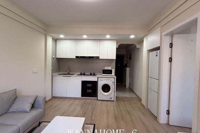 Only7.6K+Spacious&Modern 1Bdr Apt+Very Close toL3/4 W Yan An Rd+Dong Hua Uni.+Large Storage