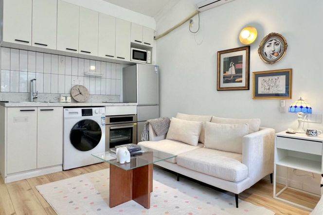 South-Facing Lane House 1BR | Near Jing'an Temple