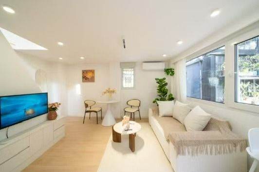 Jiashan rd 1BR with terrace