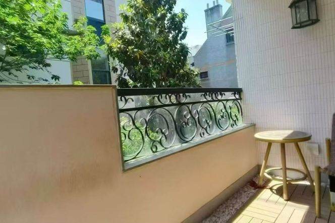 Jiangsu rd 2BR 2BATH with balcony
