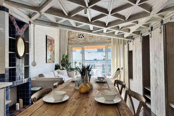 Bright 2Br+high ceiling +balcony | South Shanxi rd & Jing'an Temple Mt L2/7/10/12