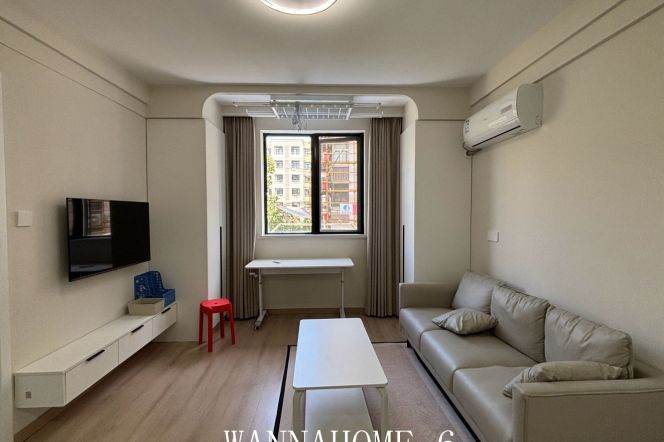 Only7.6K+Spacious&Modern 1Bdr Apt+Very Close toL3/4 W Yan An Rd+Dong Hua Uni.+Large Storage