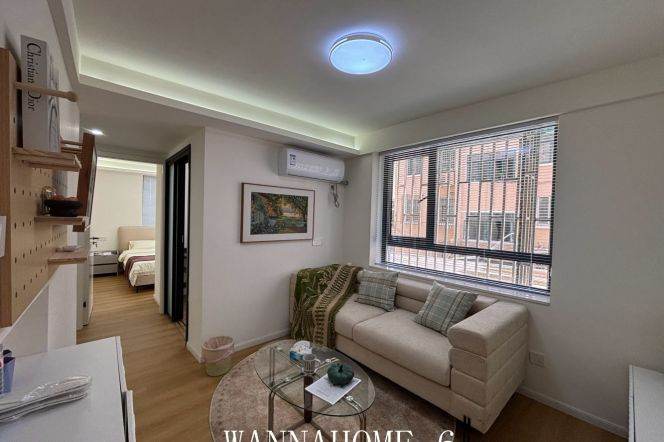 Only 9K+Spacious 1+1 Bdr 1Bath Apt+Large Kitchen+L2+3+4 Zhongshan Park+Large Storage