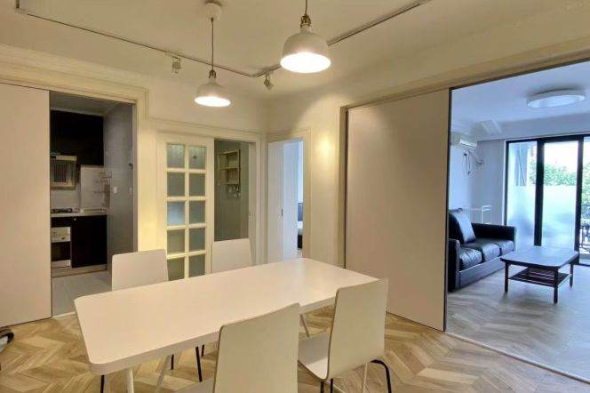 Sunny 1br/2lv/1bt Apt close to IAPM