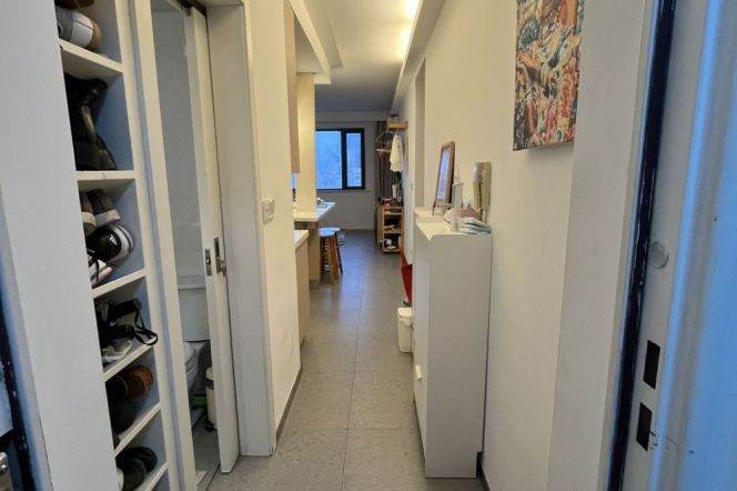 Elevator 1Br/1Lr/1Bt apt nr Changshu rd,M1/7
