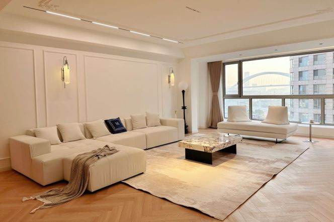 modern big 3brs floor heating brand new furniture in top level compound Huang pu river