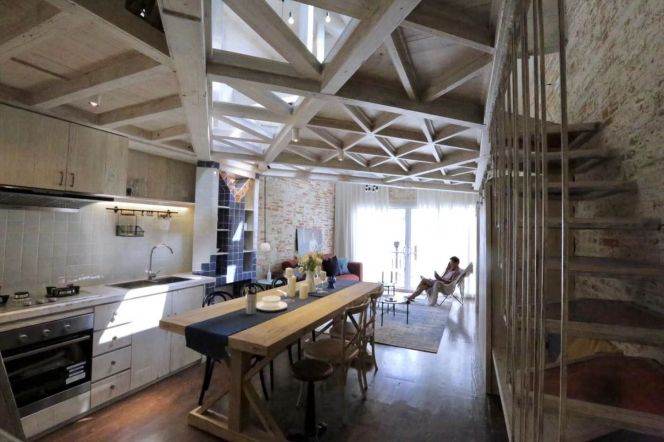 Distinctive Heritage Loft | 2+1BR 2BA w/Balcony on Julu Road