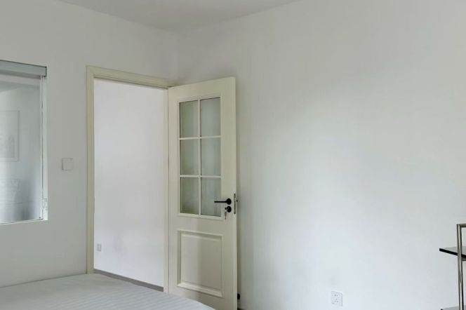 South Shanxi Rd Station 1Br with Open Balcony Line1/10/12