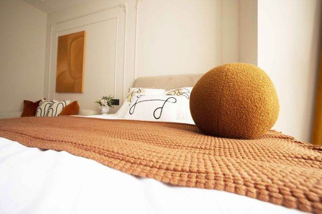 Tongji Garden- big studio-elevator- convenient location-line 7 changping road 