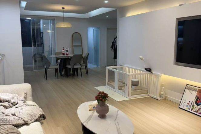 Female Only | En-suite Master Bedroom Sublet, Putuo District, Next to Jing’an