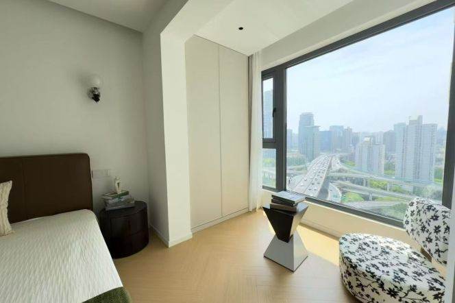 West Nanjing rd elevator 2BR apartment