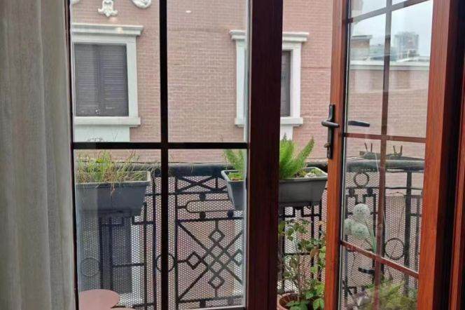 Jing'an Temple Station Loft 1Br with Open Balcony+Private Terrace Line2/7/14