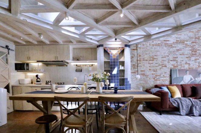 Distinctive Heritage Loft | 2+1BR 2BA w/Balcony on Julu Road