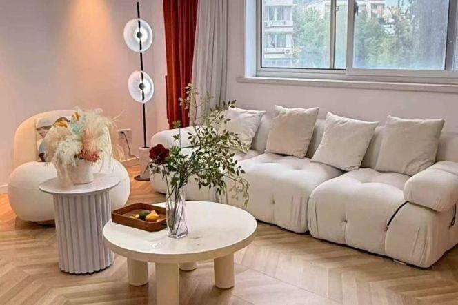 West Yan'an rd/Modern 2br 2baths/elevator/big living room,@L3/4
