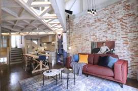 Distinctive Heritage Loft | 2+1BR 2BA w/Balcony on Julu Road