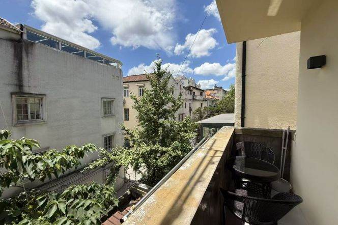 Nice balcony 1Br/1Lr/1Bt apt nr Changshu rd,M1/7