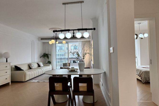 Modern&Spacious 2Br +elevator /Balcony/Wuning rd & Caoyang rd Metro L13&14