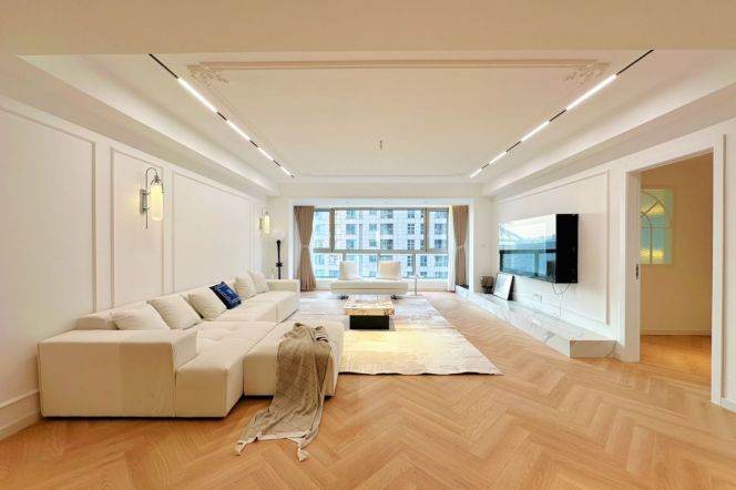modern big 3brs floor heating brand new furniture in top level compound Huang pu river
