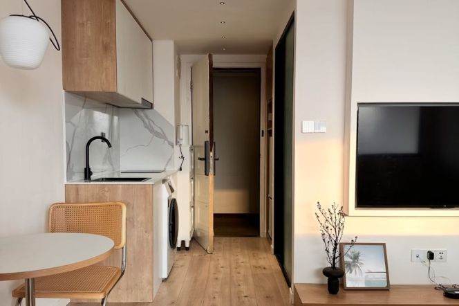 Tongji Garden -1bed - bright - elevator- convenient location-Line 7 Changping Road
